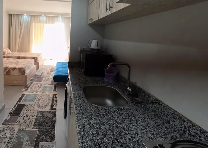 Coral Paradise Front Wifi Apartment Hurghada